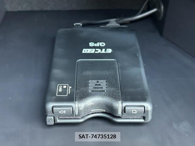 Toyota HILUX 2026-07 8328427-11