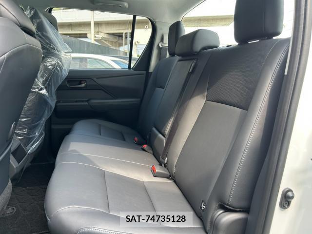 Toyota HILUX 2026-07 8328427-19