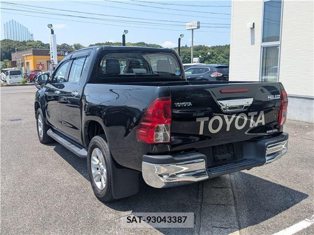 Toyota HILUX 2018-09 8329825-1
