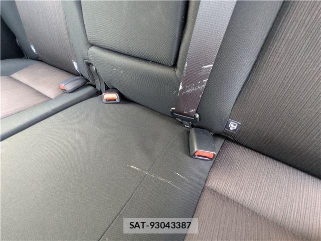 Toyota HILUX 2018-09 8329825-11