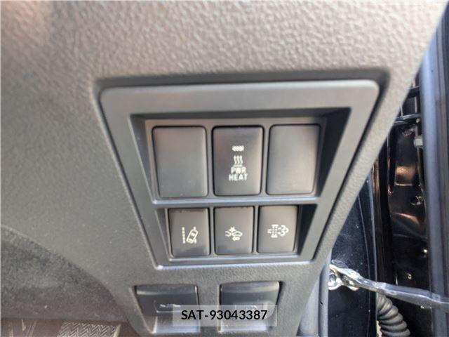 Toyota HILUX 2018-09 8329825-14