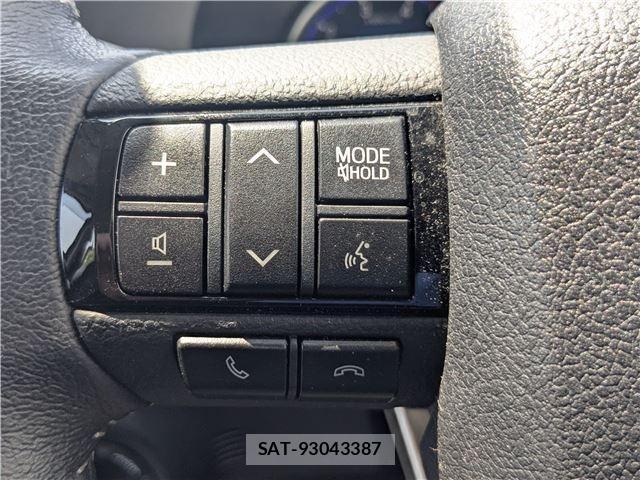 Toyota HILUX 2018-09 8329825-15