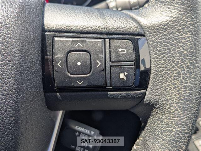 Toyota HILUX 2018-09 8329825-16