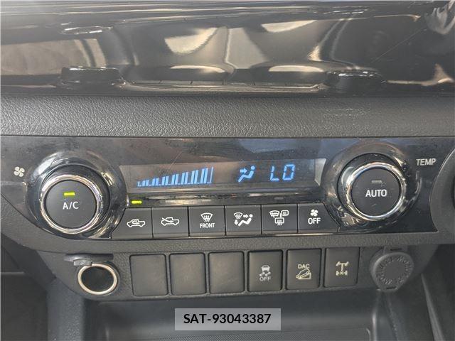 Toyota HILUX 2018-09 8329825-18