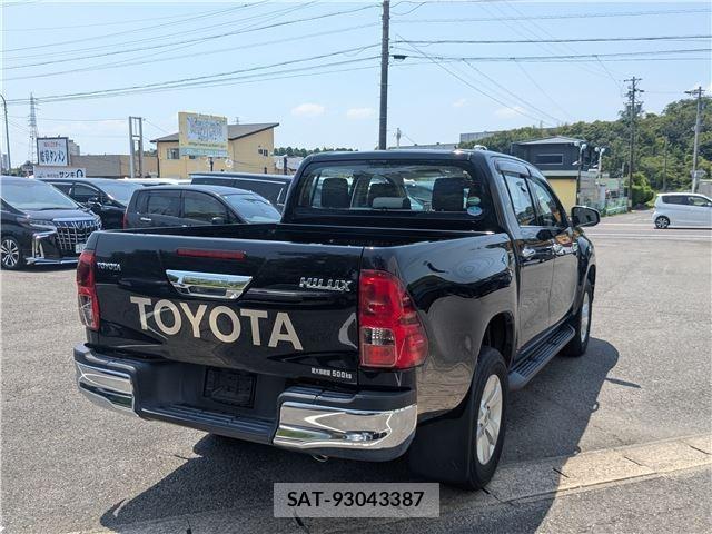 Toyota HILUX 2018-09 8329825-6