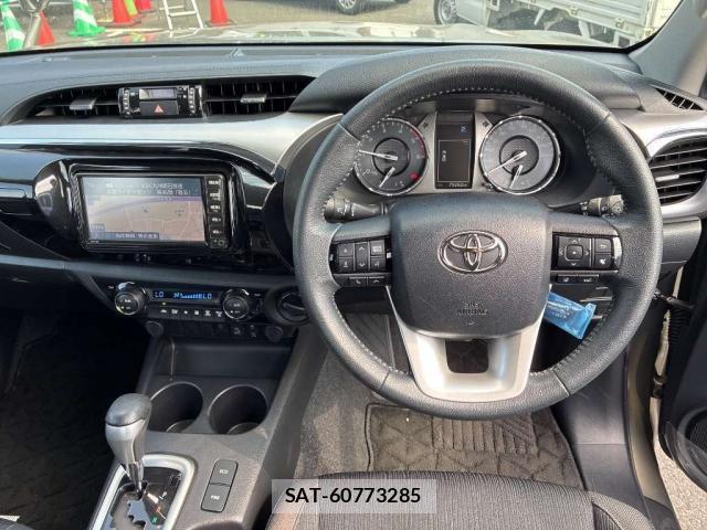 Toyota HILUX 2022-01 8330050-2