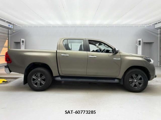 Toyota HILUX 2022-01 8330050-4