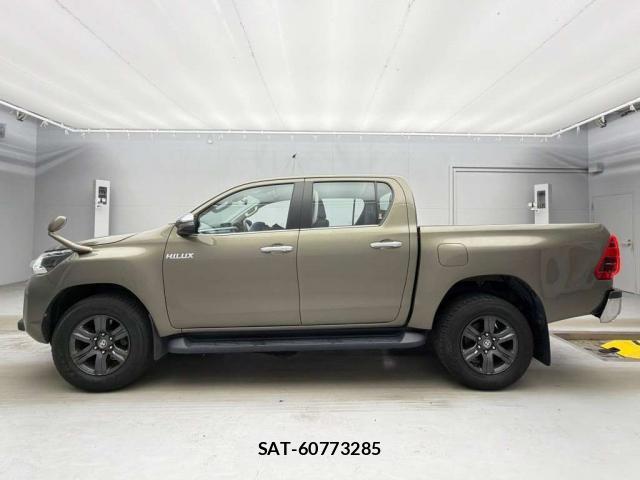 Toyota HILUX 2022-01 8330050-8
