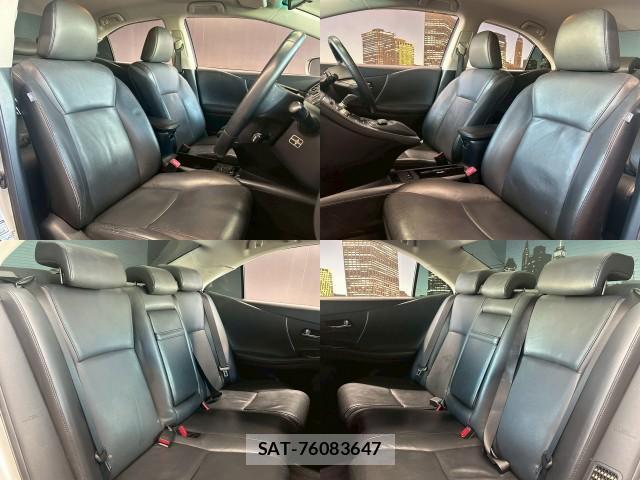 Lexus HS 2013-05 8328933-3