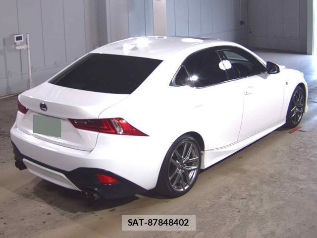 Lexus IS 2014-01 8328505-1