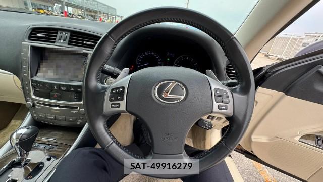 Lexus IS 2012-04 8329235-12