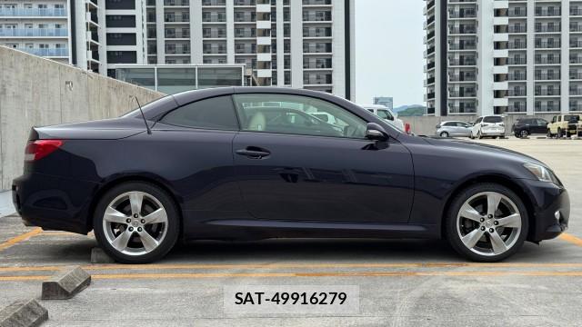 Lexus IS 2012-04 8329235-3