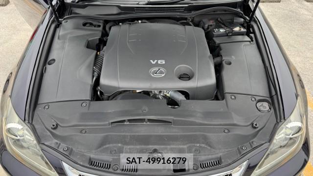 Lexus IS 2012-04 8329235-6