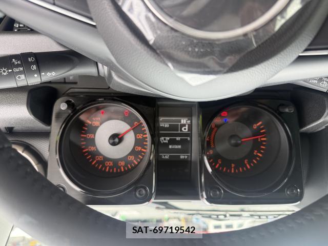 Suzuki JIMNY 2026-04 8328006-2