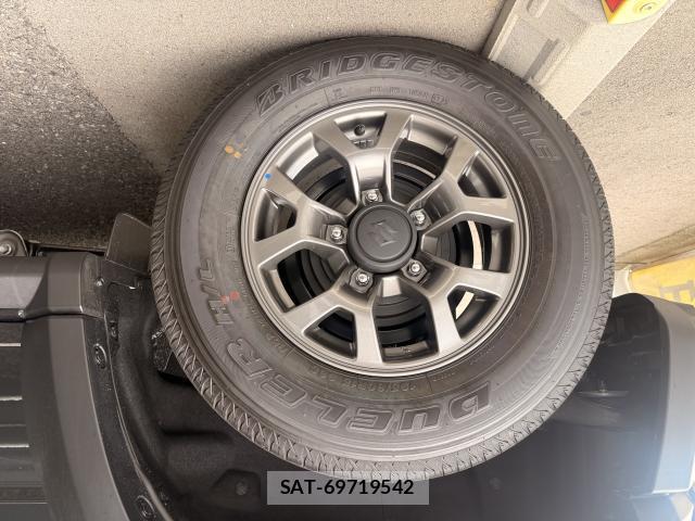 Suzuki JIMNY 2026-04 8328006-7