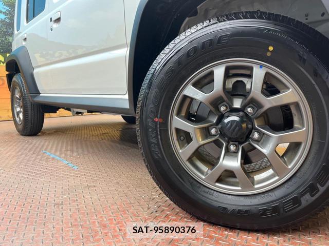Suzuki JIMNY 2025-06 8328966-12