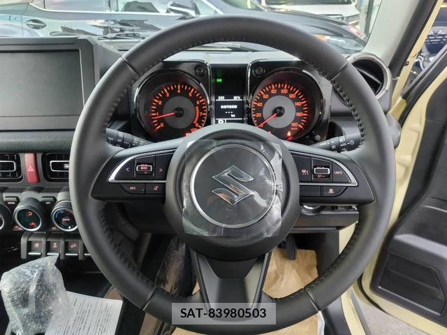 Suzuki JIMNY 2026-07 8330215-14