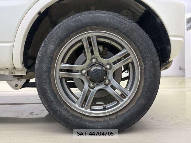 Suzuki JIMNY 2017-08 8328600-9