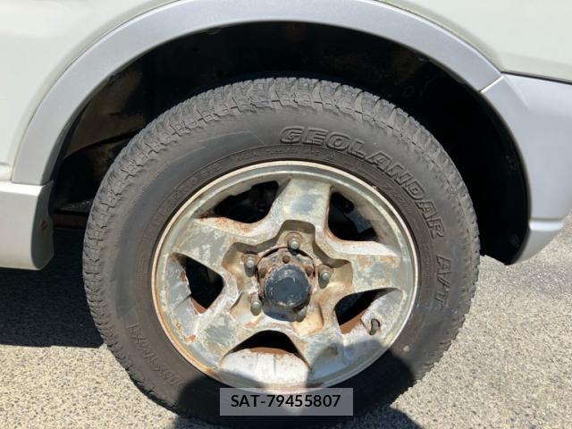 Suzuki JIMNY 2000-01 8328852-12