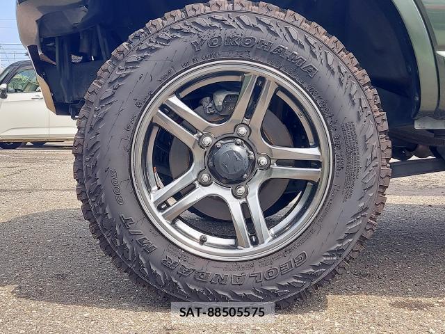 Suzuki JIMNY 2018-03 8329893-8