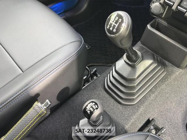 Suzuki JIMNY 2022-07 8330418-15