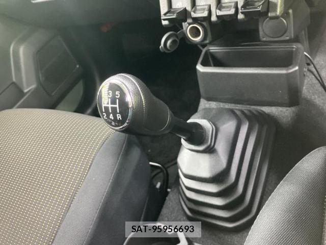 Suzuki JIMNY 2023-04 8330486-15