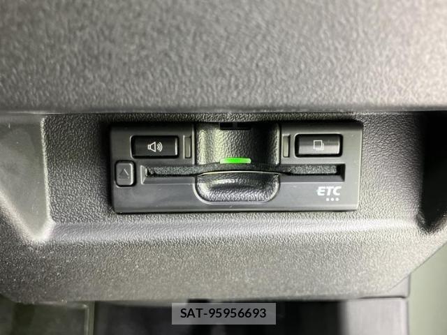 Suzuki JIMNY 2023-04 8330486-16