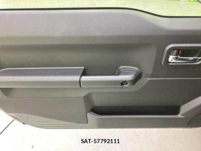 Suzuki JIMNY 2025-02 8330541-7