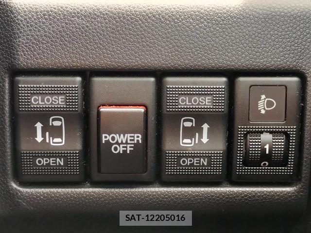 Nissan LAFESTA 2013-06 8329137-6