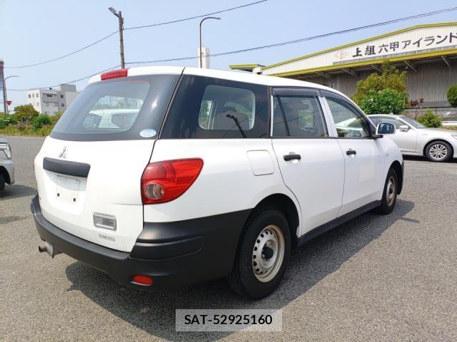 Mitsubishi LANCER CARGO 2017-07 8328299-2