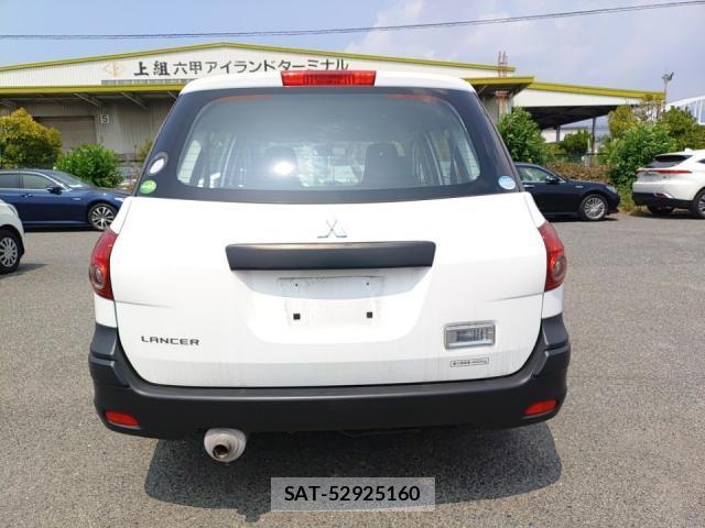 Mitsubishi LANCER CARGO 2017-07 8328299-3