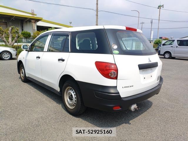 Mitsubishi LANCER CARGO 2017-07 8328299-4