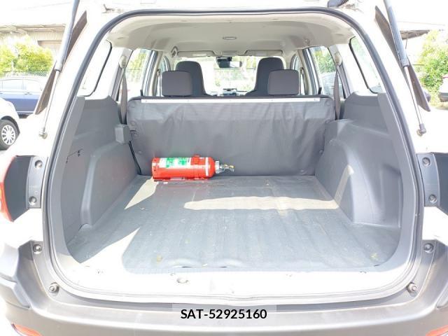 Mitsubishi LANCER CARGO 2017-07 8328299-5