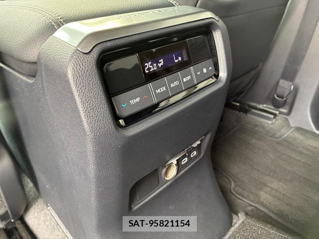 Toyota Land Cruiser 250 2024-10 8327797-13
