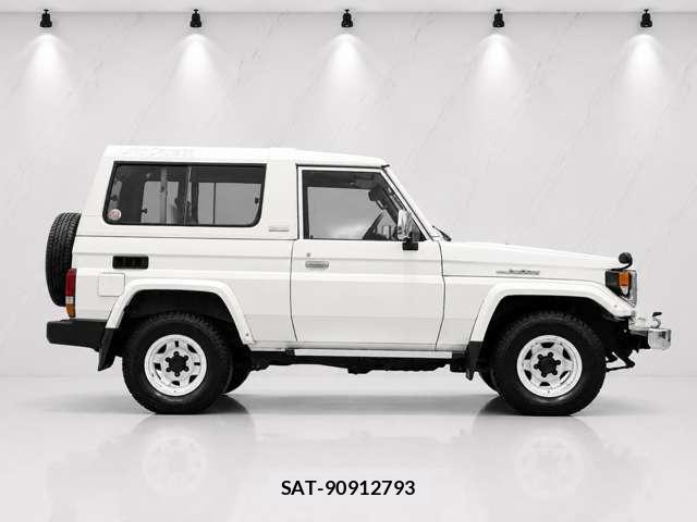 Toyota Land Cruiser 70 1998-03 8329948-1