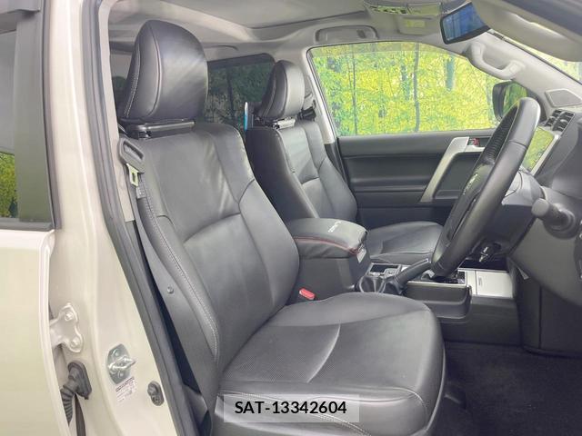 Toyota LAND CRUISER PRADO 2022-09 8328983-7