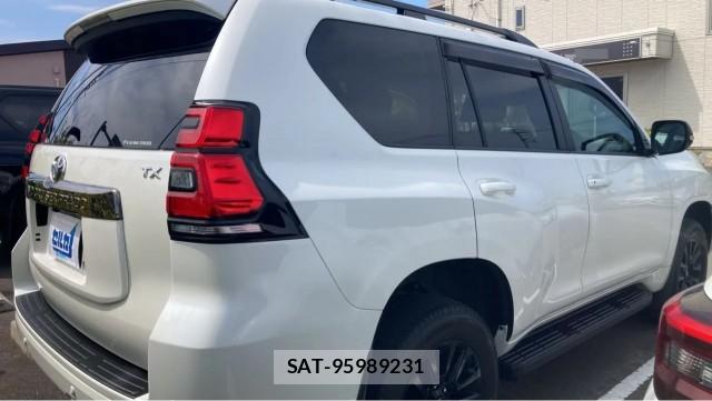 Toyota LAND CRUISER PRADO 2021-08 8329337-12