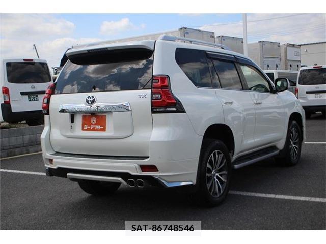 Toyota LAND CRUISER PRADO 2017-11 8329752-12