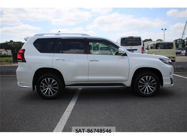 Toyota LAND CRUISER PRADO 2017-11 8329752-13