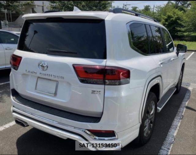 Toyota LAND CRUISER 2024-04 8328905-1