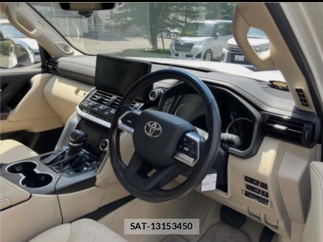 Toyota LAND CRUISER 2024-04 8328905-2