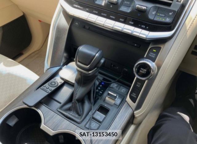 Toyota LAND CRUISER 2024-04 8328905-5
