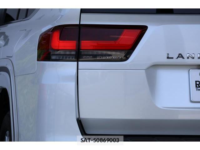 Toyota LAND CRUISER 2023-06 8328998-13