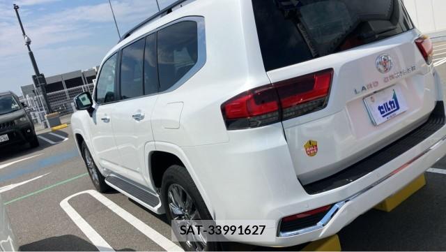 Toyota LAND CRUISER 2023-04 8329256-10