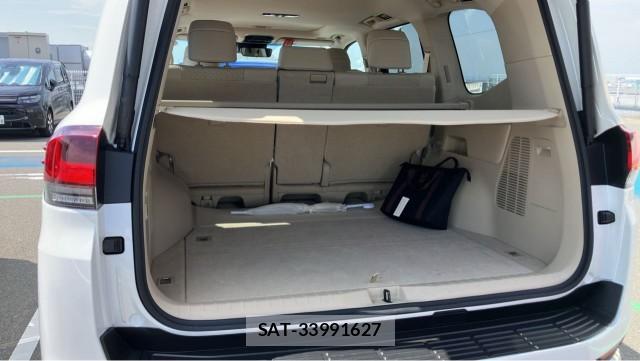 Toyota LAND CRUISER 2023-04 8329256-17