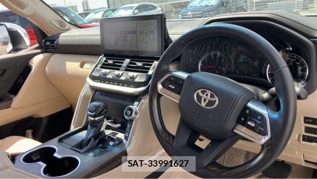 Toyota LAND CRUISER 2023-04 8329256-2