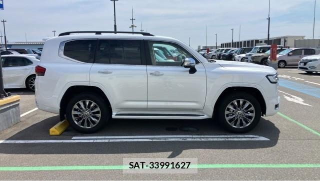 Toyota LAND CRUISER 2023-04 8329256-3