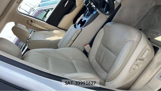 Toyota LAND CRUISER 2023-04 8329256-5