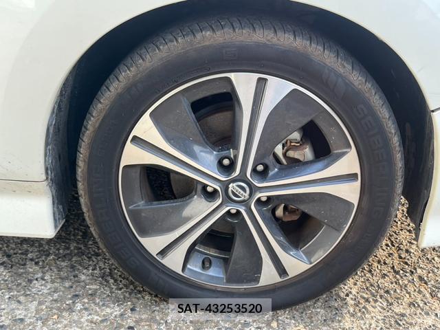 Nissan LEAF 2019-06 8328290-16