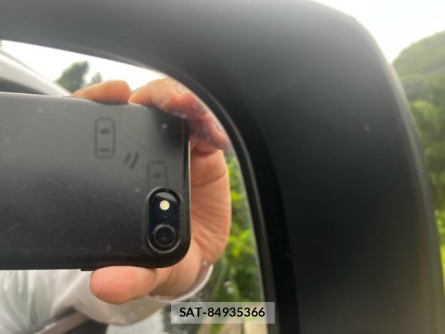 Subaru LEGACY B4 2017-02 8327987-17